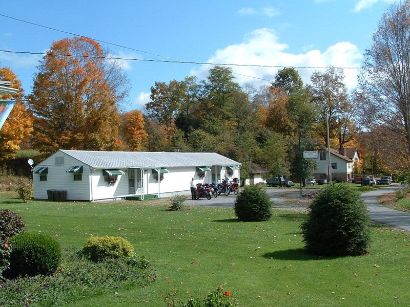 102747820-L.jpg